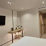 Hotel Lion Gate 3*