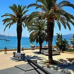Lion Gate Hotel 3*