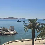 Lion Gate Hotel