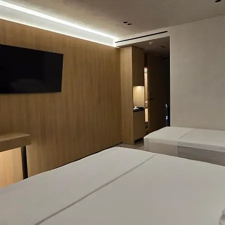 Lion Gate Hotel Saranda