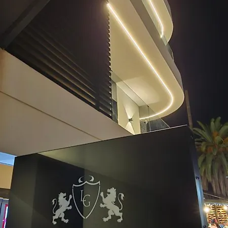 מלון Lion Gate 3*