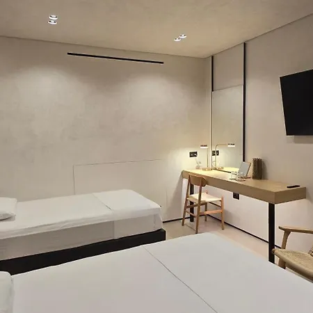 Hotel Lion Gate Saranda