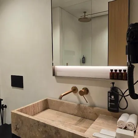 Lion Gate 3* Saranda