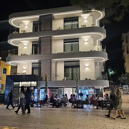 Lion Gate מלון 3*