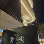 מלון Lion Gate 3*