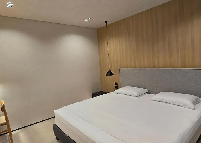 Lion Gate ساراندا