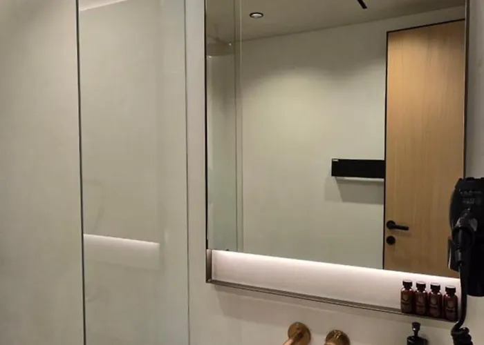 Lion Gate فندق 3*