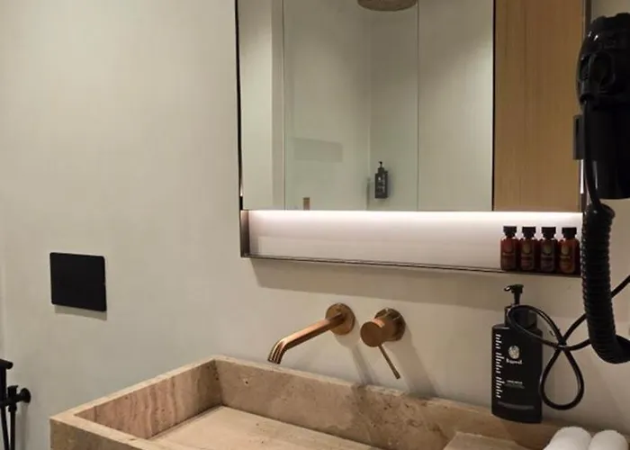 Lion Gate 3* ساراندا