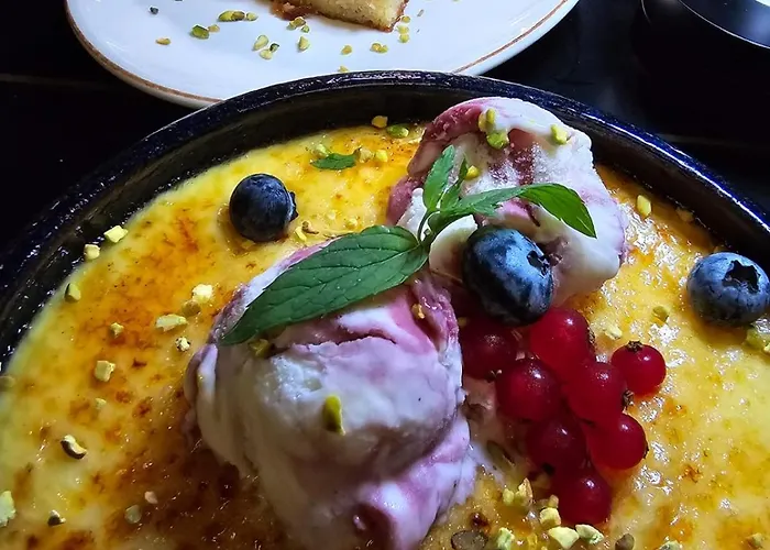 Lion Gate فندق 3*