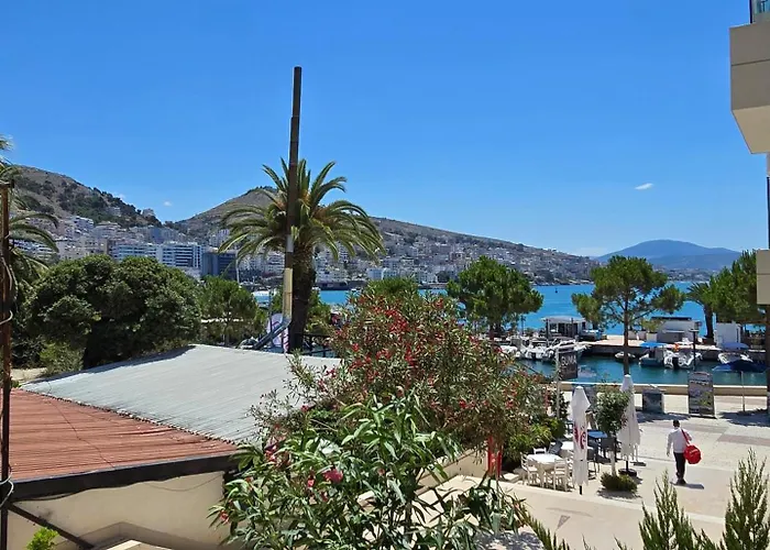 فندق Lion Gate 3*