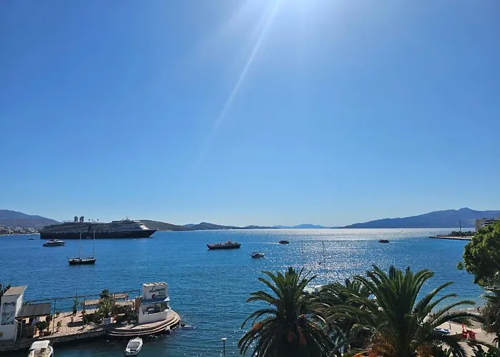 فندق Lion Gate 3*